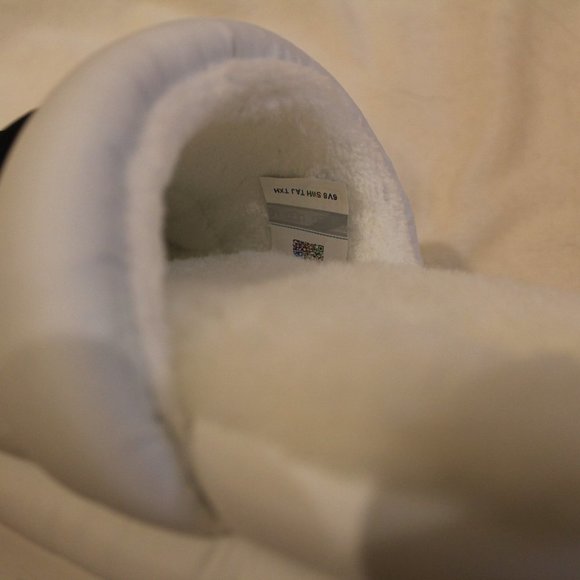 NIB UGG‎ WOMEN'S MAXI GLIDE PLATFORM LOGO PADDED SANDAL SLIPPERS WHITE BLACK - Picture 7 of 7